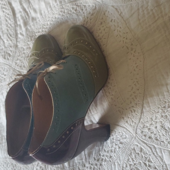 Jon Fluevogs - Picture 2 of 3
